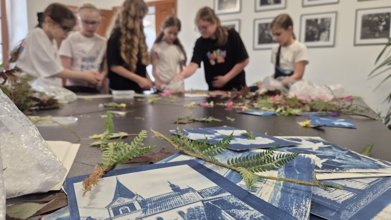 Cykl warsztatów fotograficznych „Cyjanotypia”